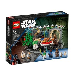 Millennium Falcon™ Holiday Diorama